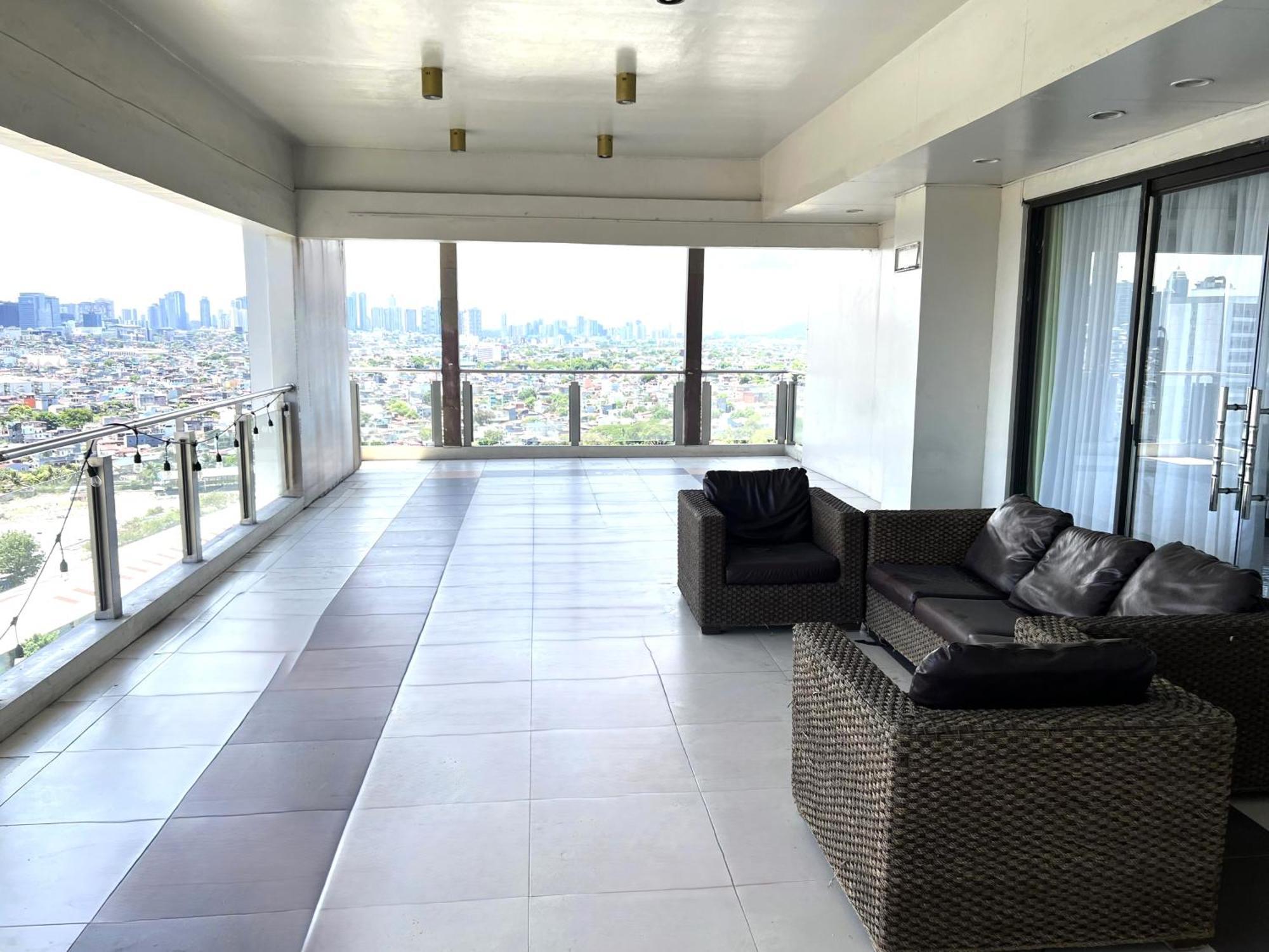 Stunning 2Br Apt, 65 Sq M Netflix At Rosewood Pointe Residences Near Bgc Manila Exterior foto