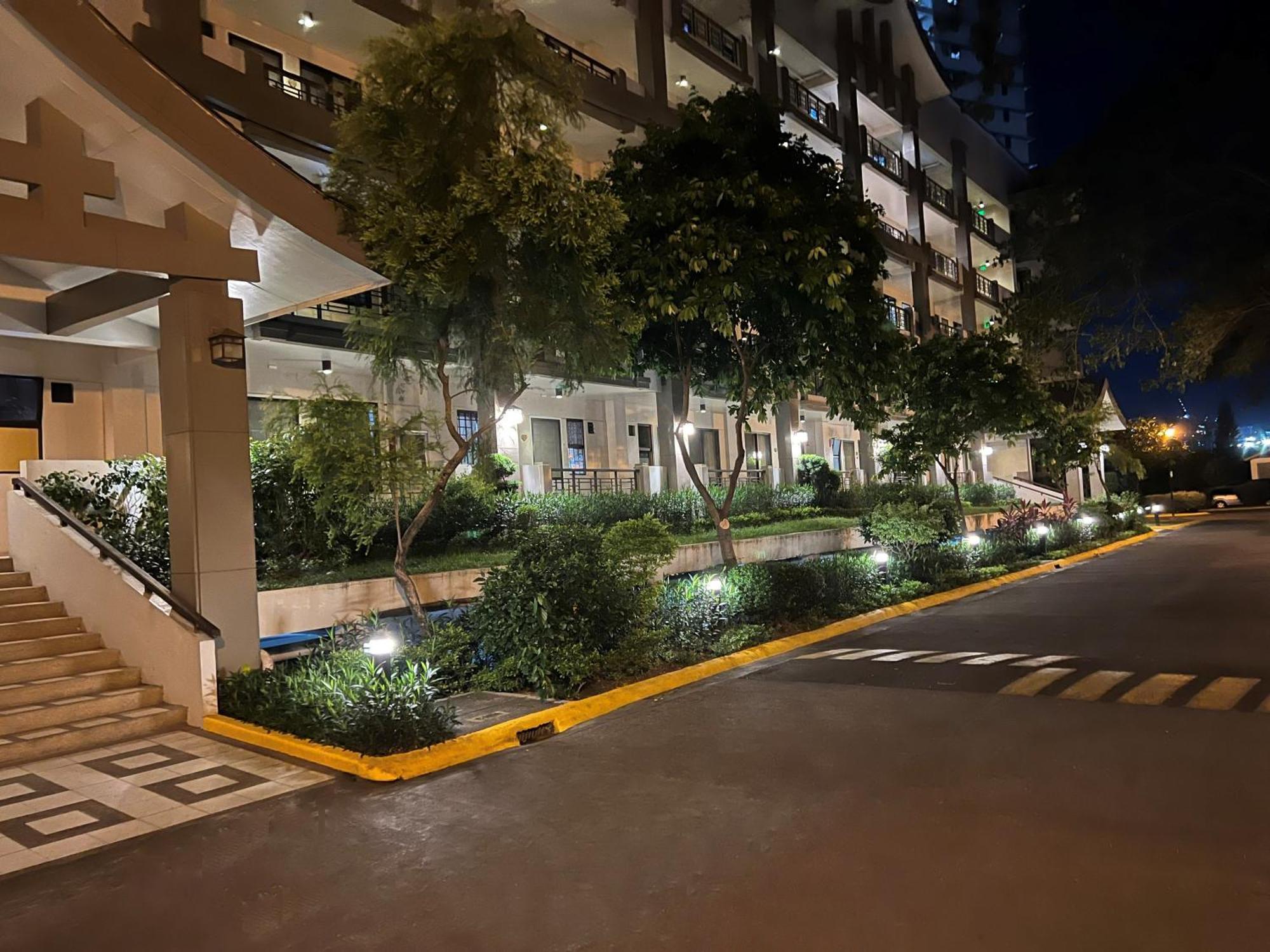 Stunning 2Br Apt, 65 Sq M Netflix At Rosewood Pointe Residences Near Bgc Manila Exterior foto